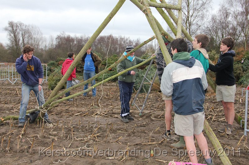 IMG_0101.JPG - ergens zat er nog ne knoop los, waarvoor er vlug telefonisch hulp werd opgeroepen...